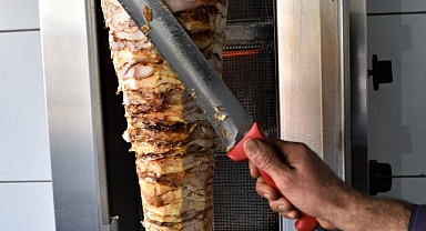 Uşak'ta Kantinde Satılan Döner Yüzünden 65 Öğrenci Gıda Zehirlenmesi Geçirdi