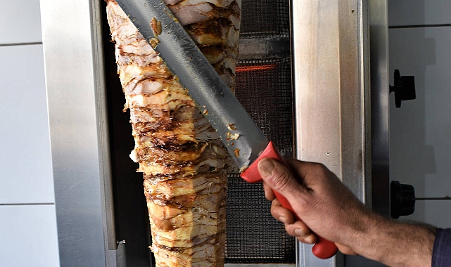 Uşak'ta Kantinde Satılan Döner Yüzünden 65 Öğrenci Gıda Zehirlenmesi Geçirdi