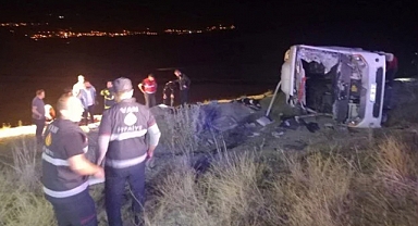 Van'da Kaçak Göçmenleri Taşıyan Otobüs Devrildi: 5 Ölü 30 Yaralı