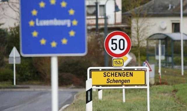 AB Schengen Bölgesi'ndeki Sınır Kontrolleri Geri Döndü