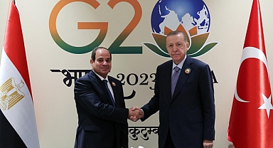 AKP'li Cumhurbaşkanı Erdoğan, Mısır Cumhurbaşkanı Sisi İle Telefonda Görüştü