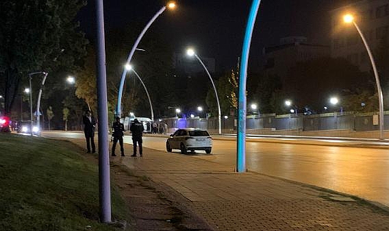 Ankara'da Şüpheli Paket Fünye ile Patlatıldı