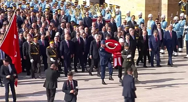 Devlet Erkanı, Cumhuriyetimizin Banisi, Büyük Türk Başbuğu Atatürk'ün Huzuruna Çıktı