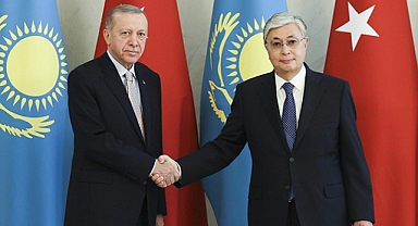 Erdoğan, Kazakistan Cumhurbaşkanı Tokayev ile Görüştü