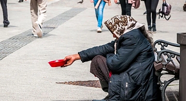 Eskişehir'de Dilencilere Para Vermek Yasaklandı