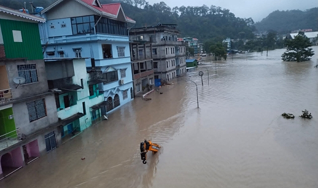 Hindistan'ın Sikkim Eyaletinde Baraj Patladı