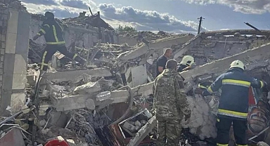 İşgalci Rusya'nın Ukrayna'nın Harkiv Bölgesine Düzenlediği Saldırıda 49 Kişi Hayatını Kaybetti