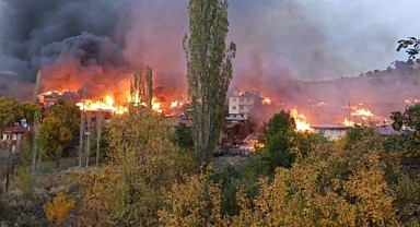 Kastamonu'da Bir Köyde Çıkan Yangın 20 Eve Sıçradı