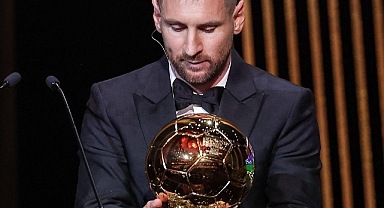 Lionel Messi, 8'inci Defa Ballon d'Or Ödülünü Kazandı