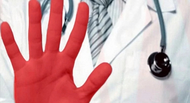 Sağlık Çalışanını Darbeden Hasta Yakını, Önce Serbest Bırakıldı Sonra Tekrar Gözaltına Alınıp Tutuklandı
