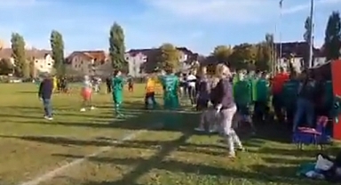 Sığınmacı Dostu Alman Siyasetçinin Oğlunu Sığınmacı Kürtler Dövdü