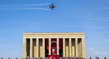 SOLOTÜRK'ten Anıtkabir Semalarında 100. Yıl Gösterisi