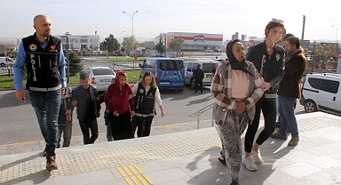 Uyuşturucu Satan Babaanne ve Torunu Tutuklandı