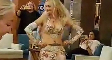 AKP'li Belediyeden Dansözlü Eğlence