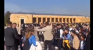 Anıtkabir'de Andımız'ı Okuyan Çocuklara Müdahale Edildi