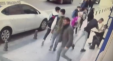 Beyoğlu'nda Kalemli Cinayet: Alnına Kalem Sapladığı Kişi Öldü