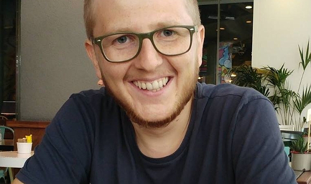 Çin'e Destek Verdiği Zaman Sessiz Kalınan Şahıs, İsrail'e Destek Verince Kovuldu