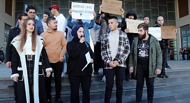 Edirne'de Üniversite Öğrencileri Pahalı Toplu Taşımayı Protesto Etti
