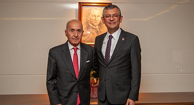 Eksi CHP Genel Başkanı Hikmet Çetin, Özgür Özel'i Ziyaret Etti