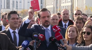 İYİ Parti Yargıtay Önüne Gitti: En Geç Yarın HSK'ya Suç Duyurusunda Bulunacağız