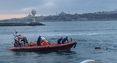 Kadıköy-Beşiktaş Seferini Yapan Vapurdaki Yolcu Denize Düştü
