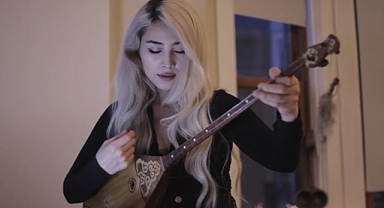 Kazak Türkü Sanatçı Dana Zulpykhar, Berklee College of Music Tarafından Verilen Ödüle Layık Görüldü