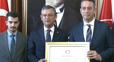 Özgür Özel Mazbatasını Aldı