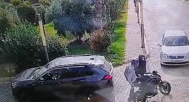 Parasını Gasp Eden Motosikletli 2 Gaspçıyı Arabasıyla Çarparak Öldürdü