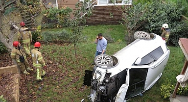 Üsküdar'da Otomobil 4 Metre Yükseklikten Bahçeye Düştü: Yine Ölmedik Çok Şükür