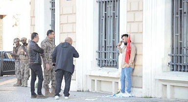 Yere İsrail Bayrağı Serip Başına Tabanca Dayayan Pakistan'lı Tutuklandı