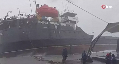Zonguldak'ta Bir Gemi Fırtına Sebebiyle Kara Oturdu