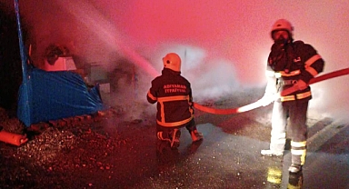 6 Şubat Depreminde Adıyaman'da Kurulan Konteyner Kentte Yangın Çıktı: 2 Konteyner Yandı