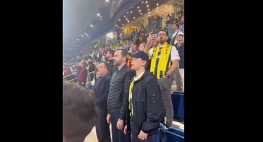 Al-Awwal Stad Yönetimi Taraftarın Okuduğu İstiklal Marşı'nı Müzikle Bastırmaya Çalıştı 