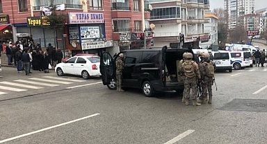 Ankara'da Borsada Para Kaybeden Emlakçı, İş Yerindekileri Rehin Aldı: Kendisini Kilitlediği Dükkanda İntihar Etti