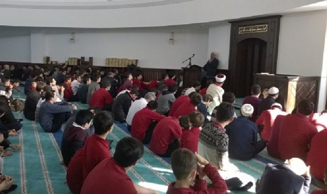 Ataşehir İlçe Milli Eğitim Müdürlüğü'nden Dersler Cuma Namazına Göre Düzenlensin Talimatı İddiası