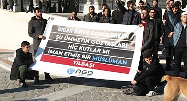 Beyazıt'ta Mürtecilerin Yılbaşı Kutlaması Protestosu