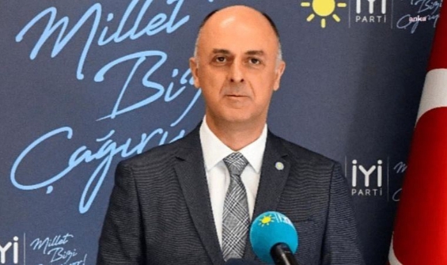 Bir Kadın Boşanma Aşamasında Olduğu Eşi Tarafından Katledildi: İYİ Parti İzmir Büyükşehir Belediye Başkan Adayı Ümit Özlale İstanbul Sözleşmesine Dikkat Çekti