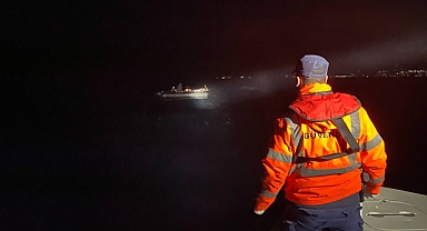 Bodrum Açıklarında Bir Lastik Botta 24 Kaçak Göçmen Yakalandı
