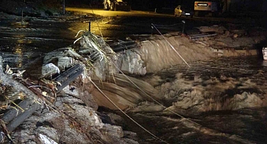 Çanakkale’de Kepez Deresi Taştı, Sahil Yolu Trafiğe Kapatıldı