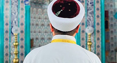 Fransa İçişleri Bakanlığı Açıkladı: 1 Ocak İtibariyle Başka Ülkelerden İmam Alınmayacak