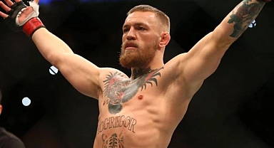 İrlanda'da Kaçak Göçmenlere Karşı Tepki Gösteren Conor McGregor Cumhurbaşkanı Adayı Olacağını Açıkladı
