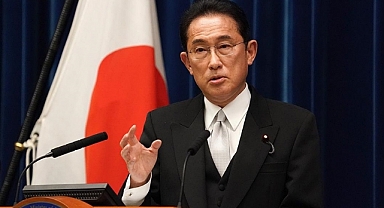 Japonya Başbakanı Fumio Kishida Rüşvet ve Yolsuzluk İddialarının Ardından Partisinin Başkanlığından İstifa Etti