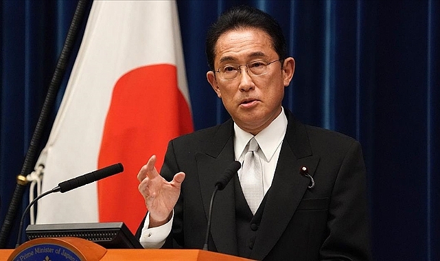 Japonya Başbakanı Fumio Kishida Rüşvet ve Yolsuzluk İddialarının Ardından Partisinin Başkanlığından İstifa Etti