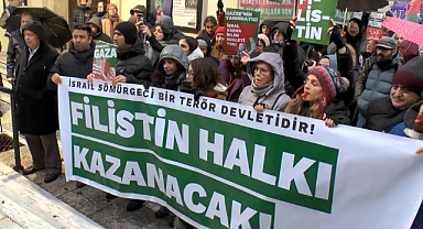 Kadıköy'de Filistin İçin İnsan Zinciri Eylemi Yaptılar 