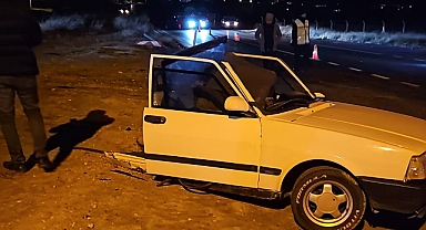 Kamyonetle Çarpışan Otomobil İkiye Bölündü: 5 Yaralı