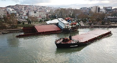 Karaya Oturan Geminin Ölen Mürettebatına Sahip Çıkan Olmadı: Kimsesizler Mezarlığına Defnedildi