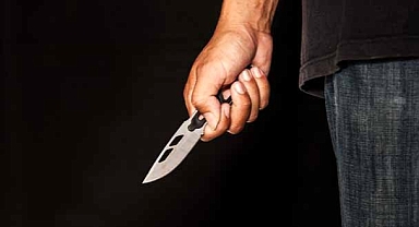 Kaza Yaptı: Yoldan Geçen 2 Arkadaşını Selam Vermedi Diye Bıçakladı
