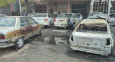 Kız Arkadaşına Çarpan Otomobili Kundakladı: 8 Araç Zarar Gördü