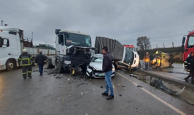Kocaeli'de Zincirleme Trafik Kazası: 1'i Çocuk 7 Yaralı