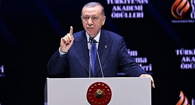 Mürteciler Tarihi Eserlere Sprey Boyayla Zarar Verip Ayasofya'yı Yerken Erdoğan Kültür ve Sanata Önem Vermekten Bahsetti